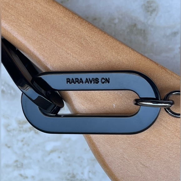 Rara Avis by Iris Apfel Resin Chain Link Necklace (Black) - Picture 6 of 6